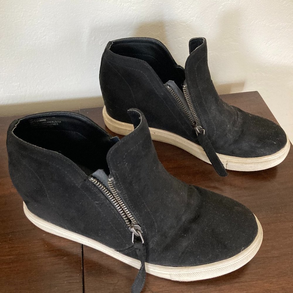 Madden Girl black zipper booties - size 7.5